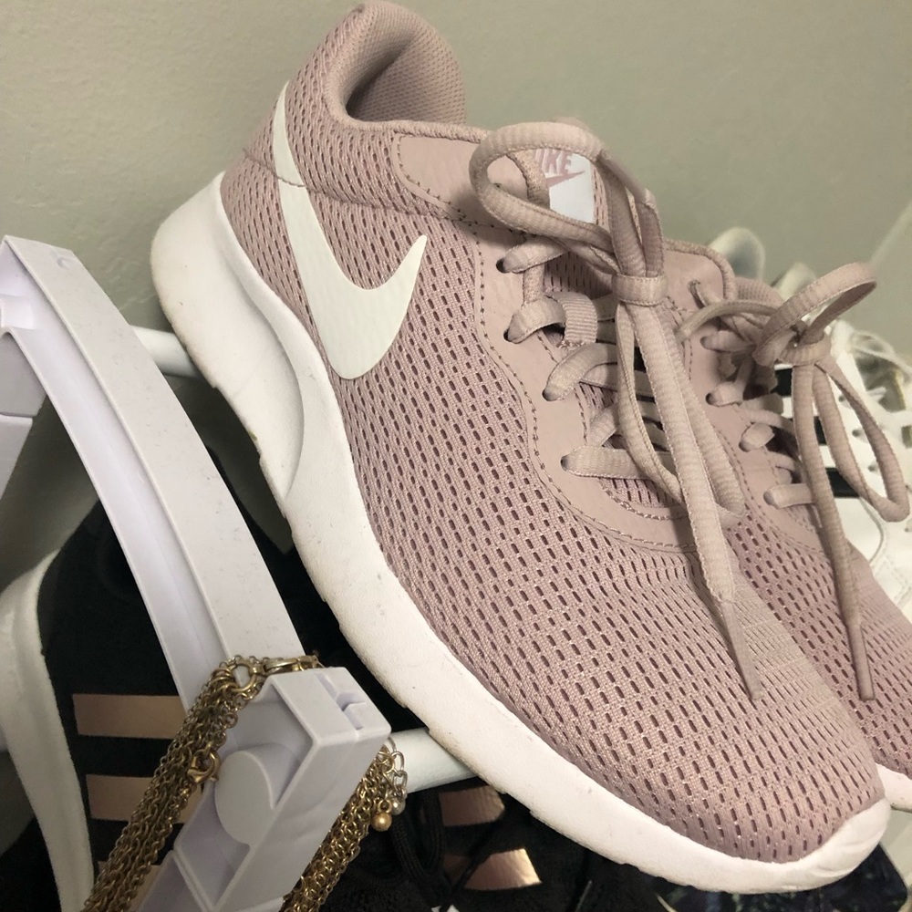 Nike Tanjun Shoes